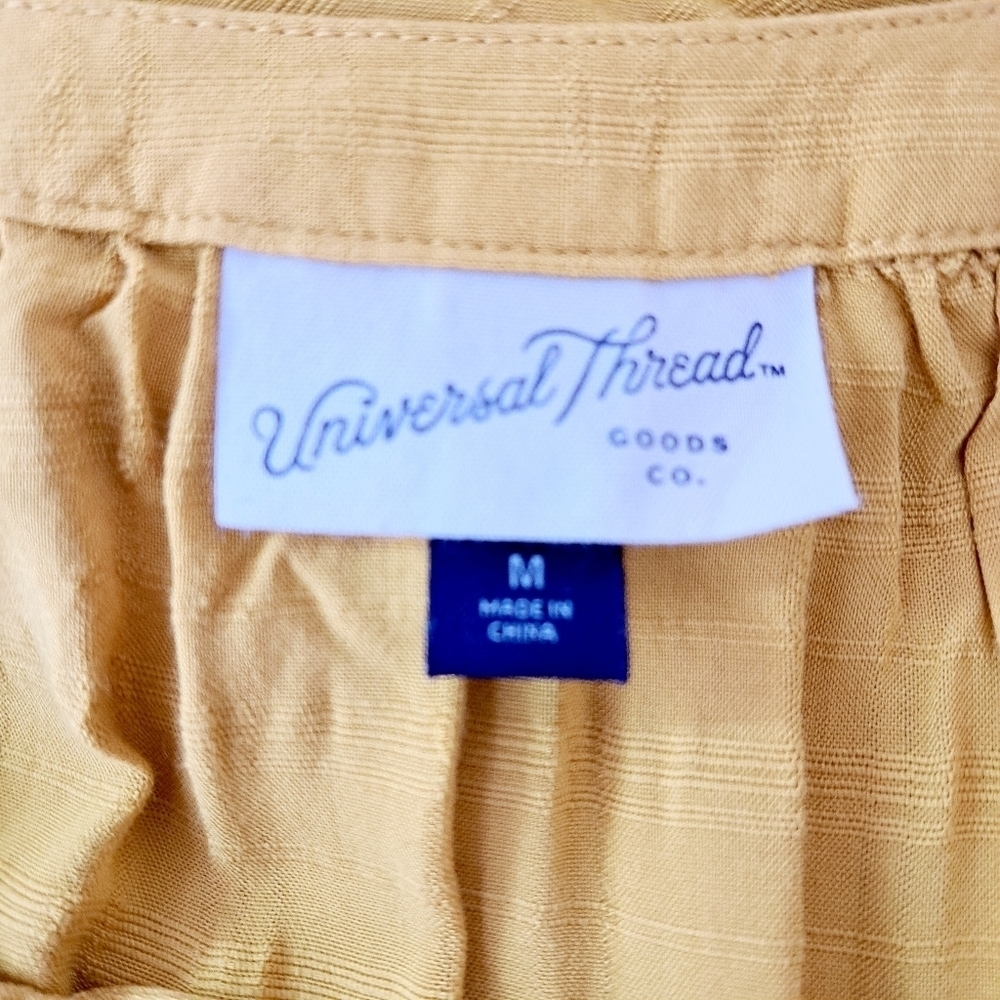 Universal Thread Comet Gold 100% Rayon Basic Flowy Blouse - Picture 6 of 9